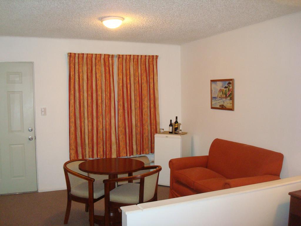 Family Inn Сан Рафаел Екстериор снимка