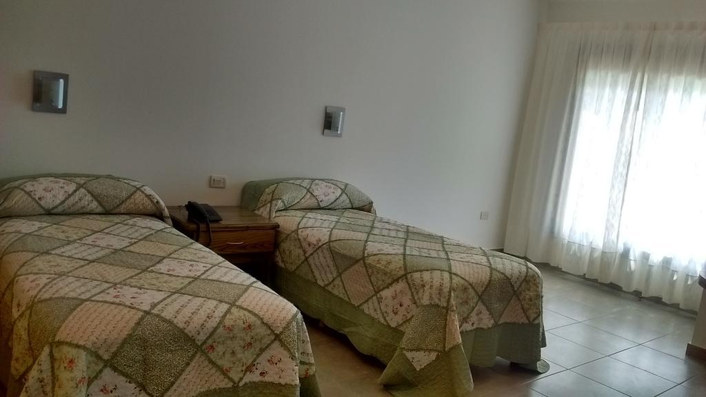 Family Inn Сан Рафаел Екстериор снимка