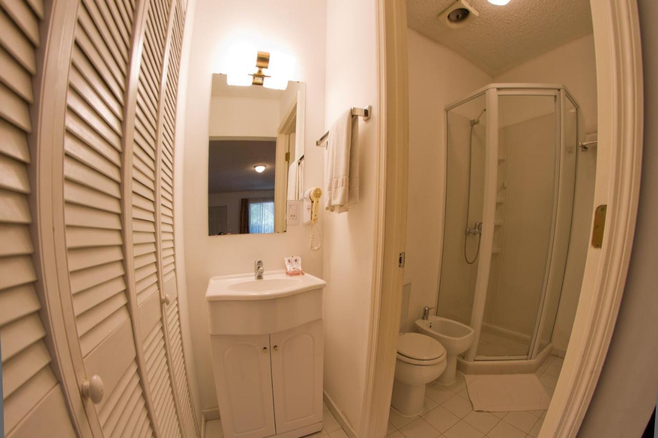 Family Inn Сан Рафаел Стая снимка